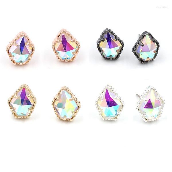 Stud coloré RGB prisme cristal pierre incrustation cuivre pentagone boucles d'oreilles verre optique triangulaire Mini femmes mode cadeau bijoux Moni22