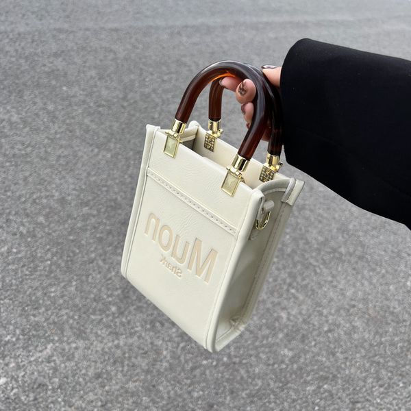 

new designer bags popular niche messenger women's 2022 summer fashion small square high sense portable