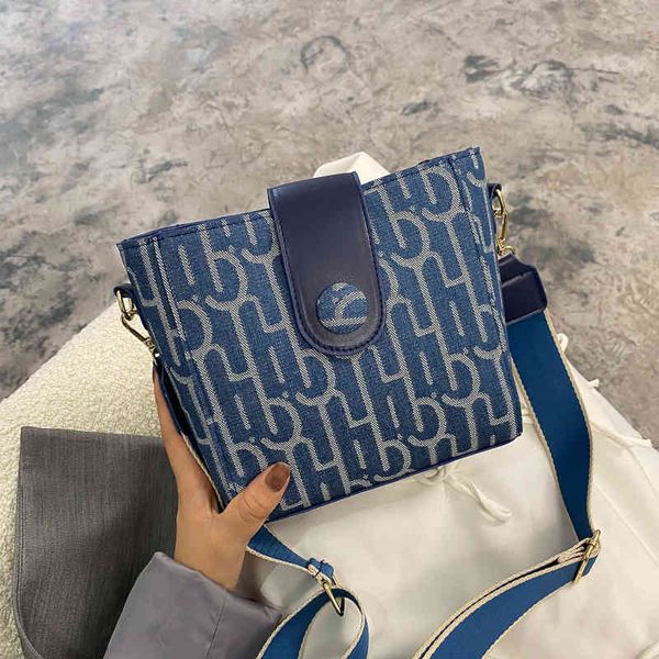 

tide 2022 new wide shoulder style designer luxury leather bag female classic retro handbag
