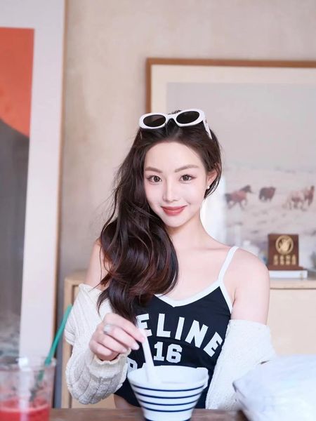 

women's tanks girls'contrast embroidery short vest summer 2022 new slim women's wear, White
