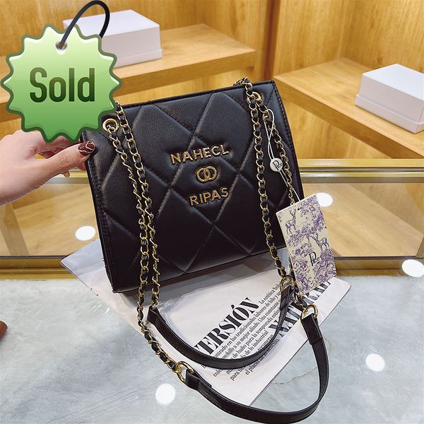 

2022 new women's small lattice simple style chain fashion solid color shoulder messenger ladies designer bag handbag