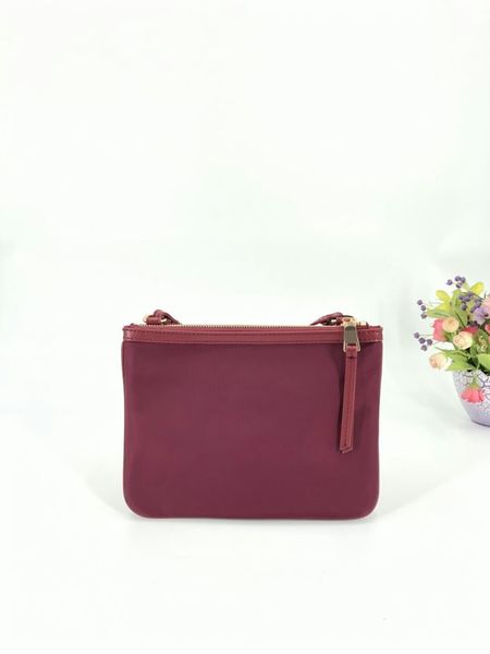 

2021 new ladies messenger bag precision waterproof a257 24.5cm