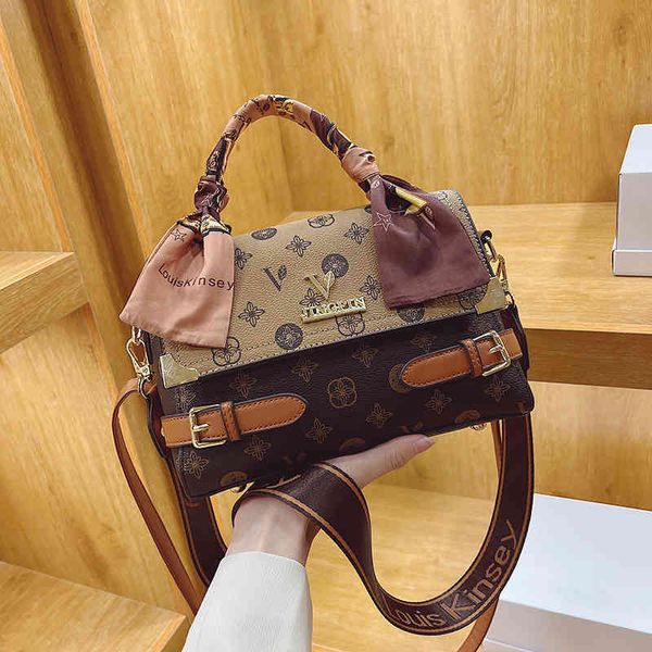 

fashion high sense small personalized black one shoulder handbag