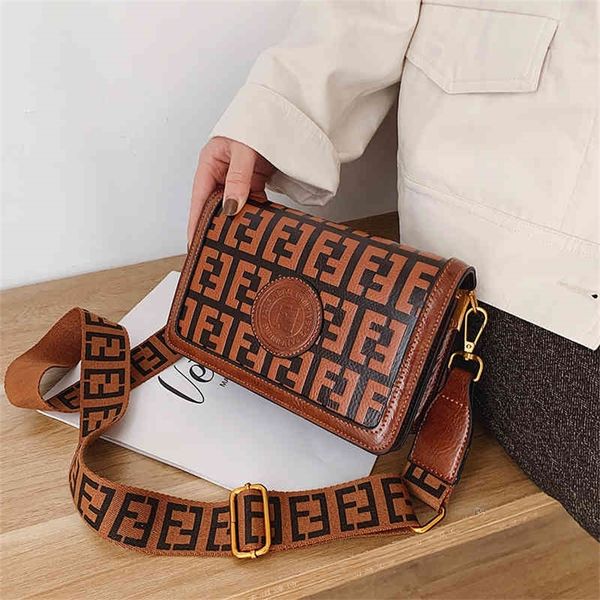 

autumn winter versatile simple fashionable broadband small square bag