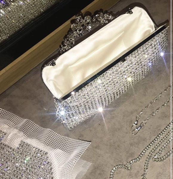 

simple fashion dynamic velvet diamond tassel dinner bag