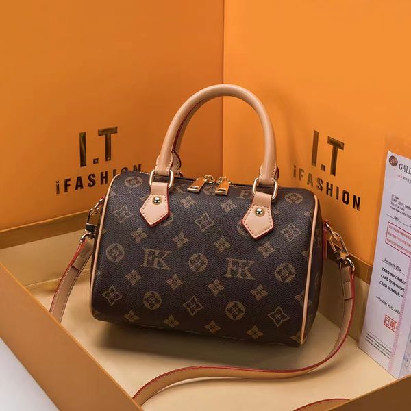 

superior quality boston women messenger oblique span travel bag classic style fashion bags shoulder lady totes handbags 30 cm with dust bag