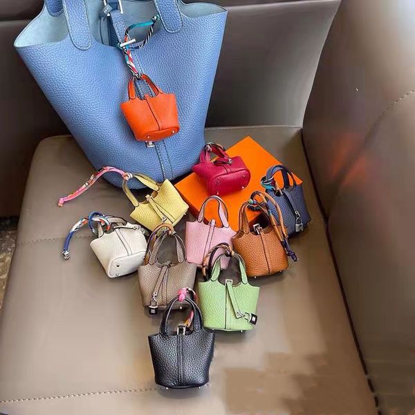 

fashion classic keychain durable good looking designer keychain the cute, Silver