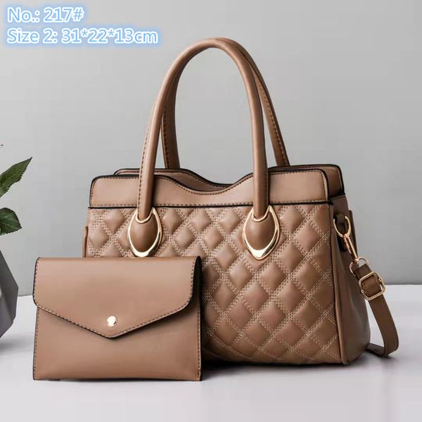 

wholesale ladies leathers shoulder bags classic solid color embossed backpack street trend joker leather two-piece handbag large capacity se