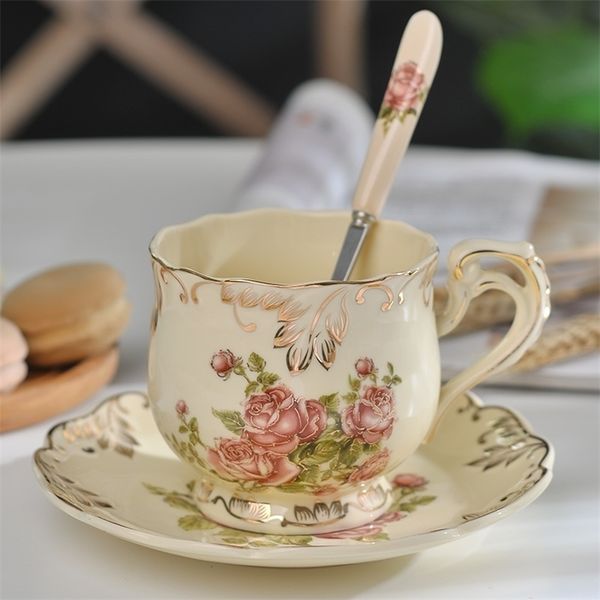 Kreative Keramik Kaffeetasse und Untertasse H bemalt Rose Porzellan Teelöffel klassisches Getränk Geschenk LJ200821
