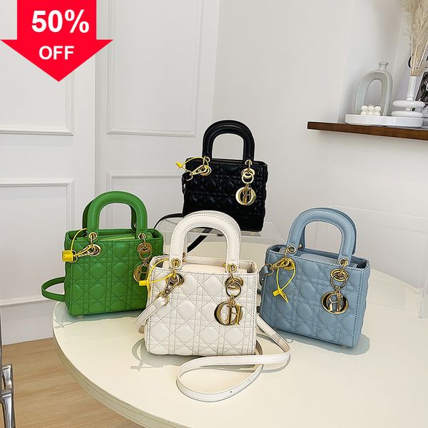 

2022 new fashion single msenger fashionable retro women's totes shoulder bag