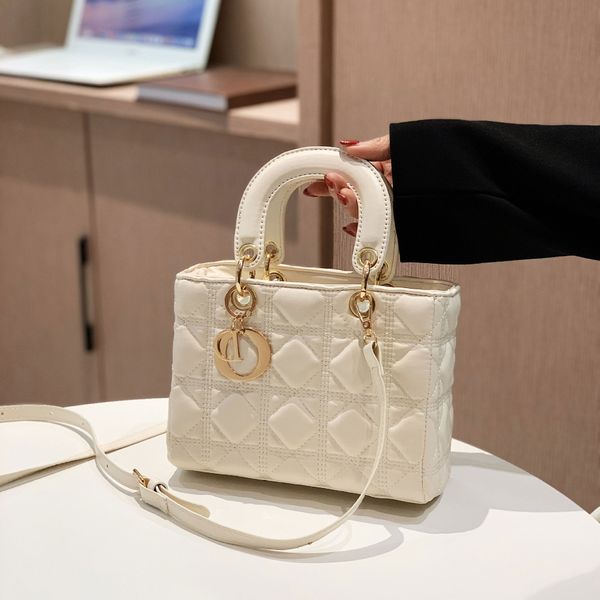 

new fashion lady's bag embroidery simple color texture single shoulder wholesale western style ladies designer bags