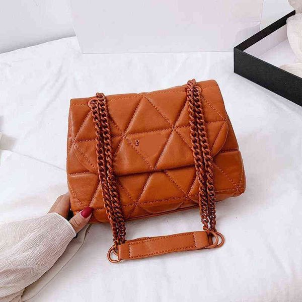

2022 new chain sling shoulder bag personalized versatile flip messenger bag portable
