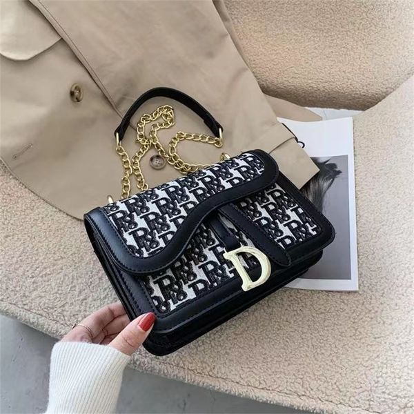 

women's new trend fashion one messenger chain small square design purses online