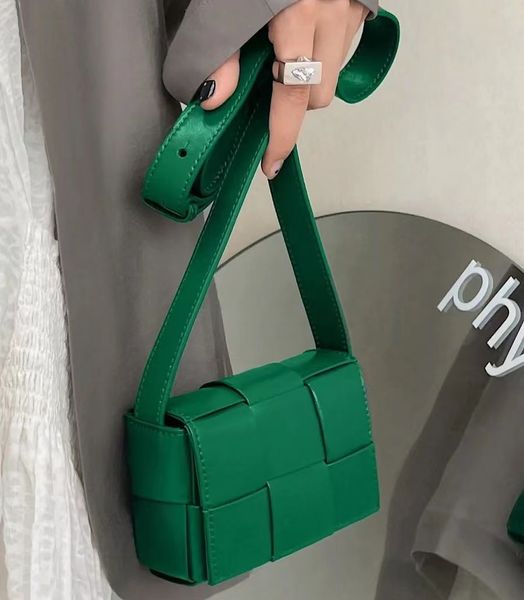

luxury ladies leather shoulder bag handwoven crossbody bag waist bag oil wax leather mini mobile phone lipstick
