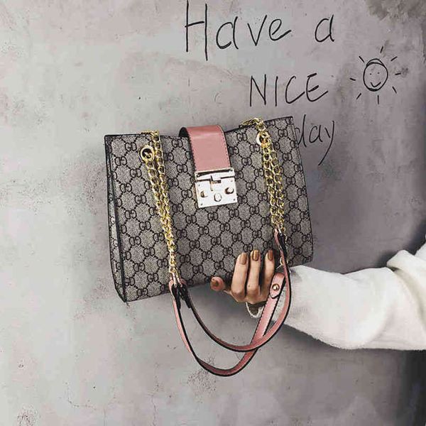 

2023 luxury female simple versatile lock chain atmosphere one baggvhfwomenshigh