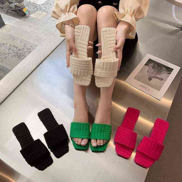 Sıcak havlu desen terlik 2022 kadın yeni kabartmalı pamuklu sürükleme ev all-mwch sandalet şeker terlikleri g220518