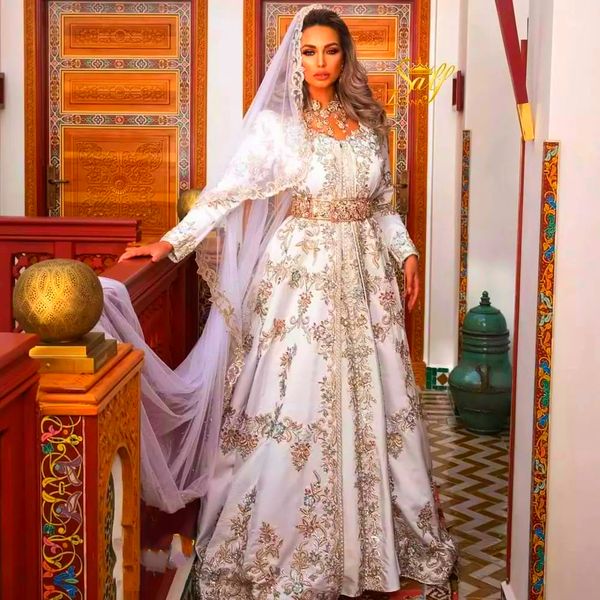 

elegant moroccan kaftan white evening dresses with gold lace appliques a line long sleeve formal mariage party gowns arabic dubai caftan aba, Black;red