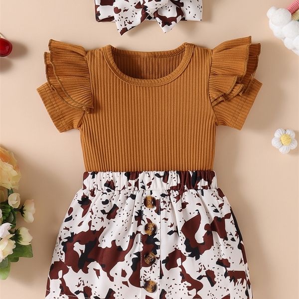 

little girl's ruffled t-shirt and pattern printed fake button skirt and hair hoop she, White
