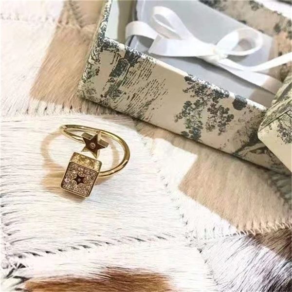 

2022 fashion 20% off designer jewelry five pointed diamond dice letter d same square star ring female, Silver
