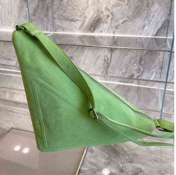 

p family triangle men's and women's same messenger chest single shoulder portable armpit bag green triangle bag 220420