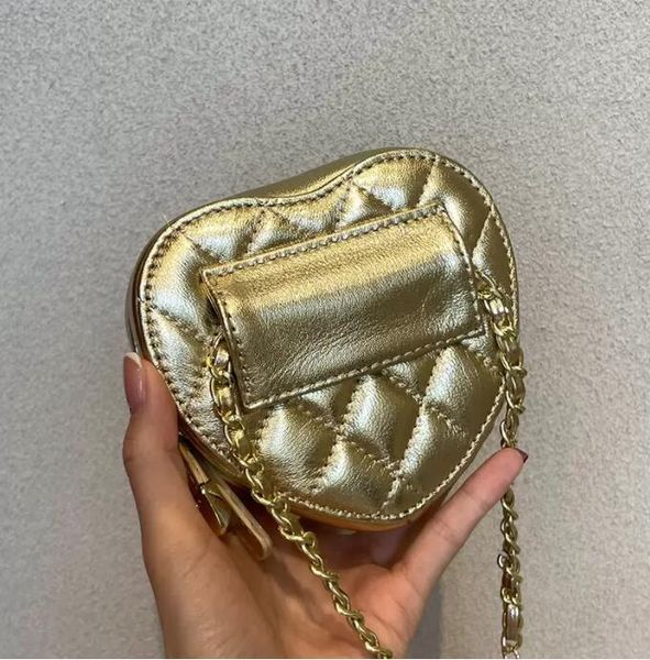 

tz 2022 love heart style womens waist bust crossbody bags vanity zipper with chain black white gold cosmetic case shoulder luxury designer q