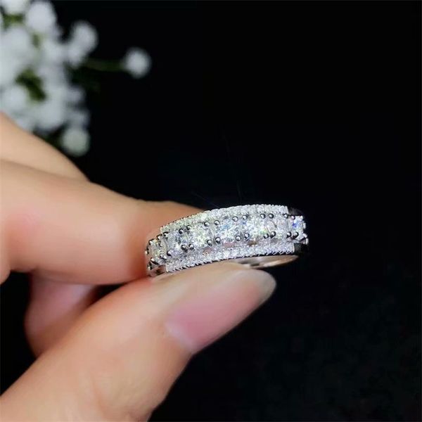 Moissanite Bellissimo filo Sterling Sier Anelli con diamanti Gioielli di moda per le donne