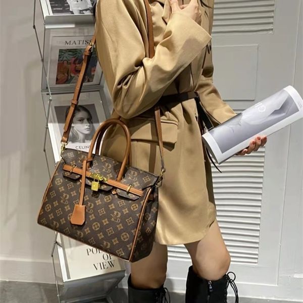 

design luxury fashion bags grade texture atmosphere large capacity versatile trend hand