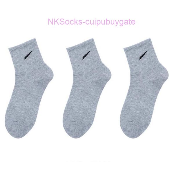 

men's fashion classic socks gift box stockings hook brand black white gray medium tube sports cotton sweat absorbing sock men women lux