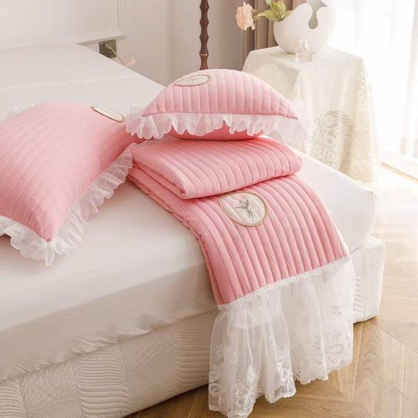 100 COTTON Lace Gilrs PINK Princess-Bettwäsche-Sets. Wunderschöne Sets. Heiß verkaufte, gesteppte, dicke Überwürfe, 3-teiliges Laken und Kissenbezüge