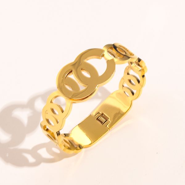 Pulseiras femininas com marca de designer pulseiras de luxo com letras de design banhado a ouro 18K em aço inoxidável para amantes de casamento pulseiras de presente por atacado ZG1359