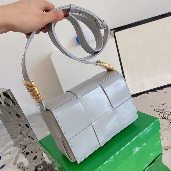 

2022 women bags crossbody handbag one-shoulder pillow versatile design leather stylish high-end small square handbag 260