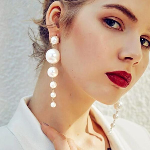Orecchini lunghi con nappe di perle simulate, eleganti e alla moda, creati con perle pendenti, orecchini pendenti con stringhe di perle per le donne, regalo per la festa di nozze