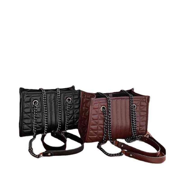 

2022 luxury bags vnoy autumn and ur chain armpit tote business commuting net red large capacity shopping bag