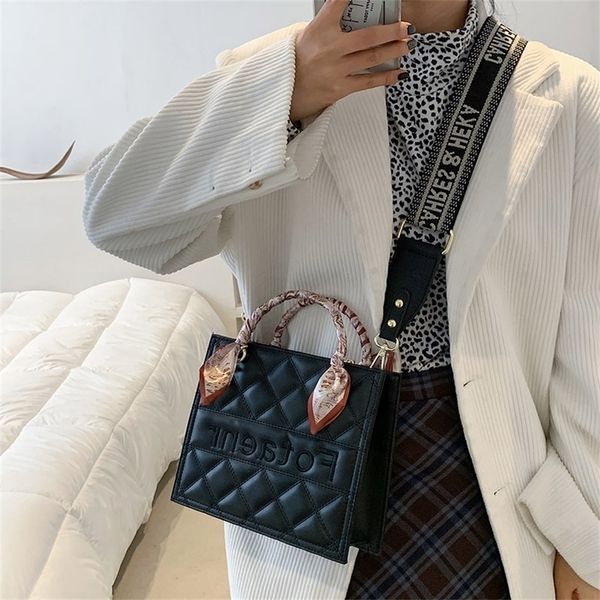 

small square lingge chain female new fashion leisure foreign style red one messenger t6m1 80% off purse sales