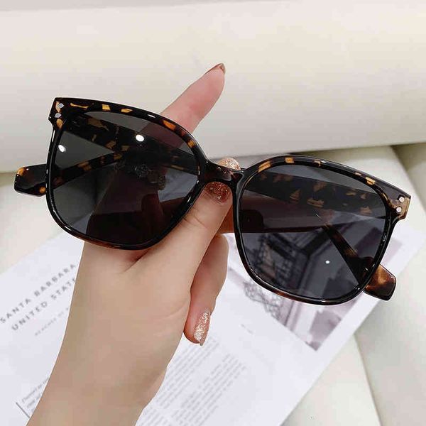 

women sunglasses luxury brand designer 2022 new gm glass same large frame fashion trend street shooting sunglass vintage sun glasses for men, White;black