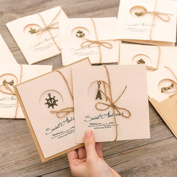 Enrole de presente Crade Retro Greeting Card White Mensagem Diy Folding Aniversário