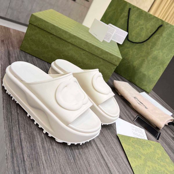 

slipper embossed interlock platform rubber slide designer sandals women shoes black pink purple blue rubber luxury flat flops