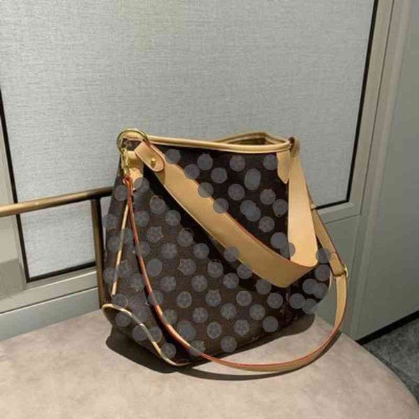 

premium medieval antique 2021 new summer one shoulder diagonal span large capacity old flower big tote bucket bags woman genuine leather des