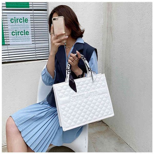 

90% off to shop online large capacity fashion foreign style tote handbag