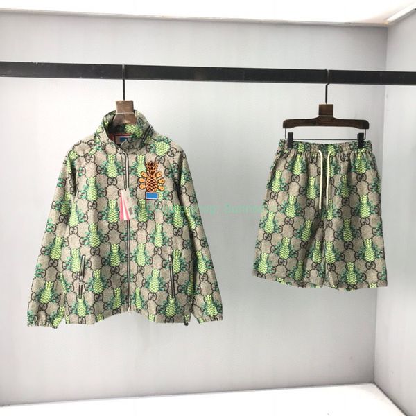 

2022ss spring and summer new shirt high grade cotton sweatshirts printing short pants sleeve round neck panel t-shirt size m-l-xl--xxxl, Black;brown