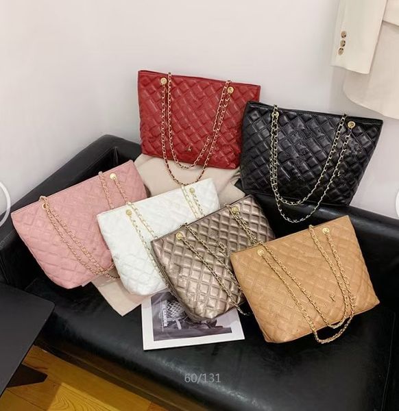 

literary retro cosmetic bag women cute adorable cartoon roomy makeup bags travel waterproof toiletry ladies wash bag wholesale in stock 02