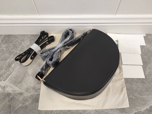 

2022 new embossed tote shoulder bag mother's day gift large black