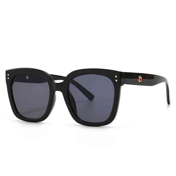 

rivet hole decorative sunglass fashion street p modern charm sunglass 86352, White;black