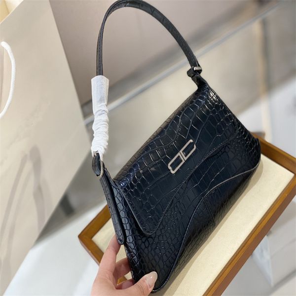 

luxury designer ladies casual fashion evening bags classic multicolor letters chain shoulder balencaigaity crossbody handbags m-16
