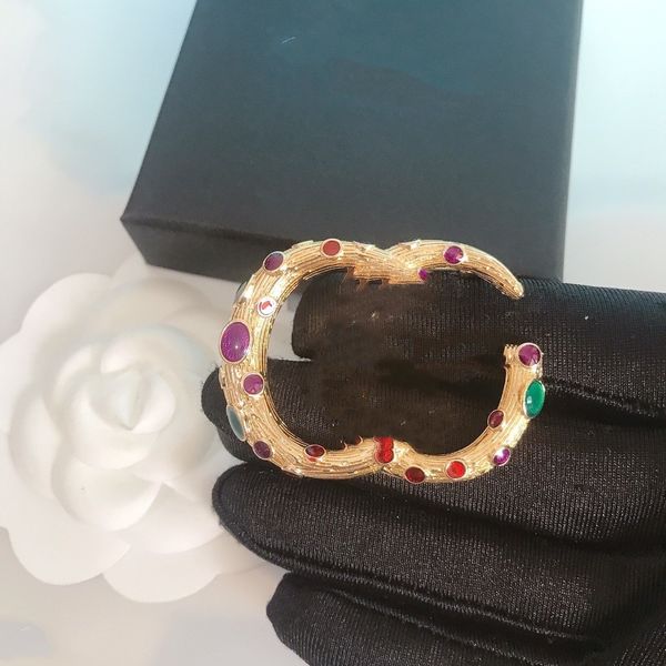 

european and american letter brooch diamond fashion temperament suit accessories female fast delivery, Gray