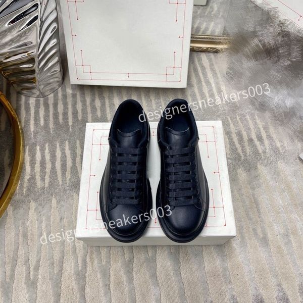 

2022 designer luxury men women casual shoes boots fabric suede effect calfskin nylon reflective sneakers velvet mixed fiber fashion size35-4, Black