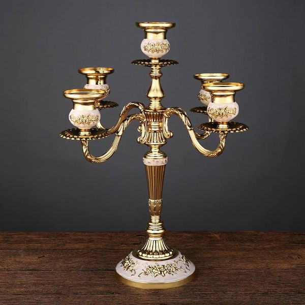 Objetos decorativos Figuras Candelabra de metal clássico Retro Candlestick Candleer 5 Stands Candlelight Dinner Presente de casamento Home Deco