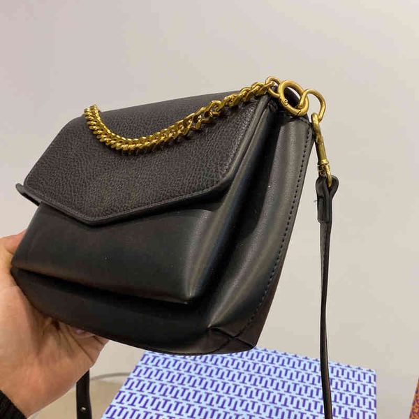 

women luxurys designers designer crossbody bags women handbag shoulder chain decoration clutch leather female underarm purses 220411 zhouzho