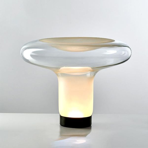 Lâmpadas de mesa Lâmpada led nórdica Itália Designer vidro para sala de estar quarto de estudo Decoração de mesa leve Luz de cabeceira em casa moderna lamptável