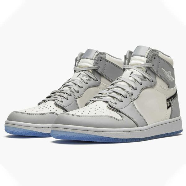 

2022 basketball shoes 1s casual shoess smoky gray jumpman 1 designer independent brand women men high low trainer platform, Black